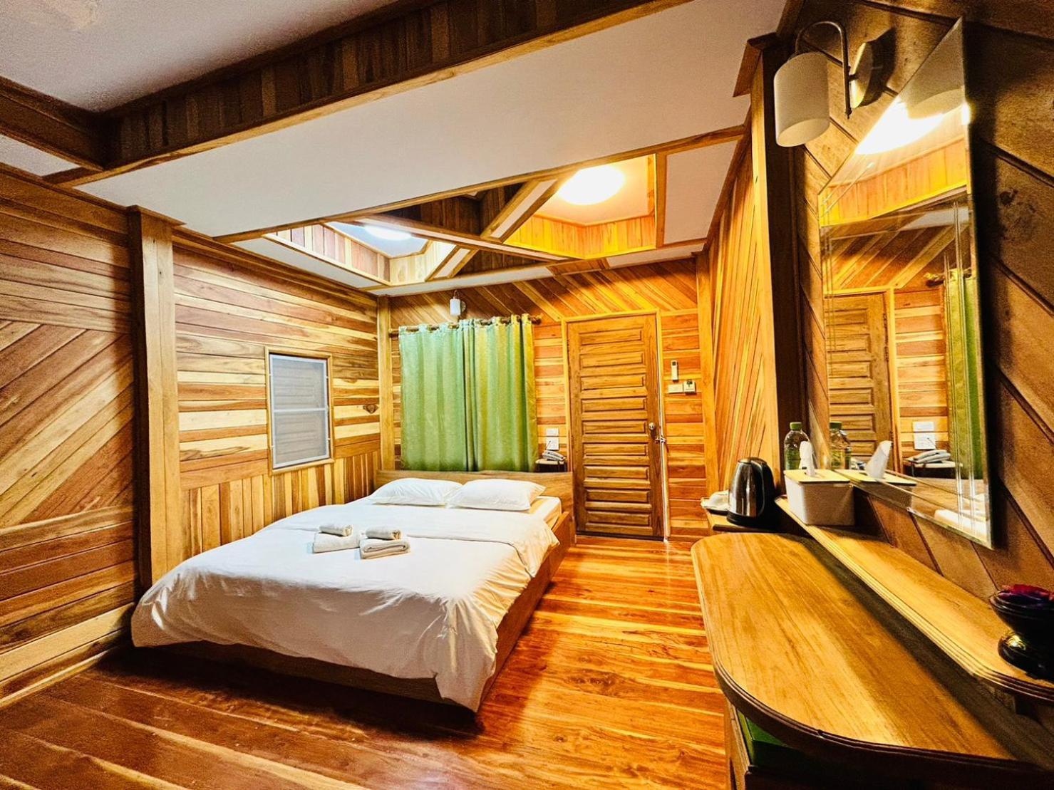 Magmai Hotel And Resort Tak Exterior photo